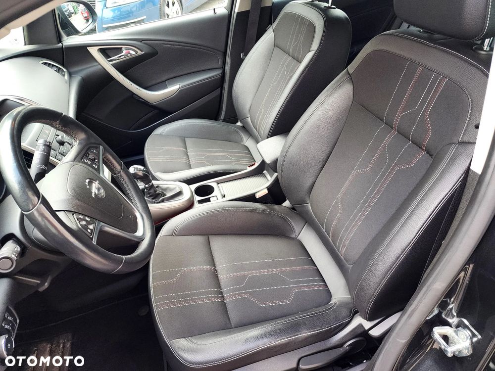 Opel Astra 1.4 Turbo 150 Jahre - 26