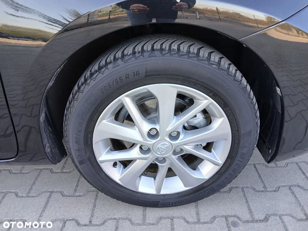 Toyota Auris 1.6 Valvematic Edition - 10