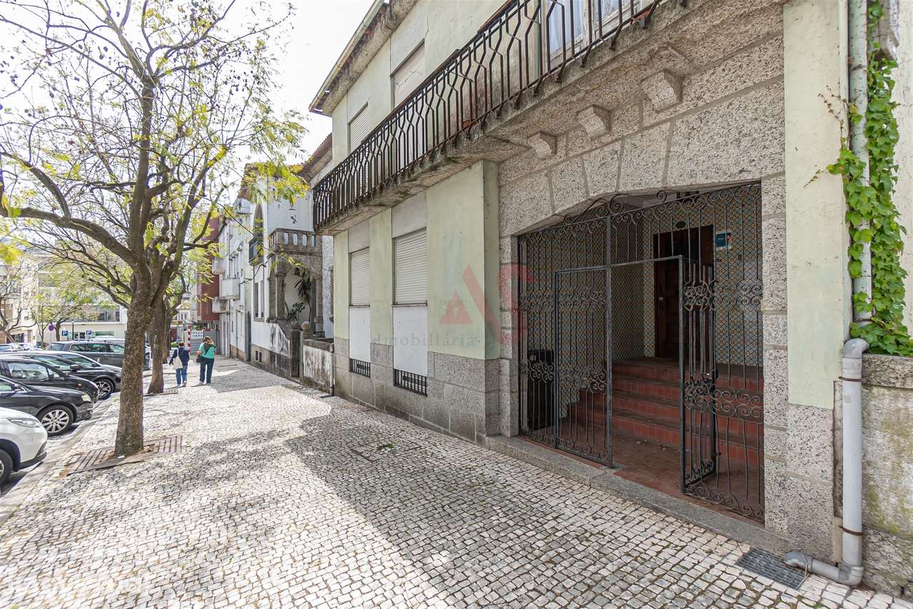 Moradia T8 no Centro de Guimarães – Oportunidade para Investimento e R - Grande imagem: 2/52