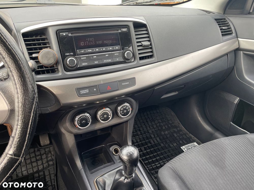 Mitsubishi Lancer 1.6 Inform - 11