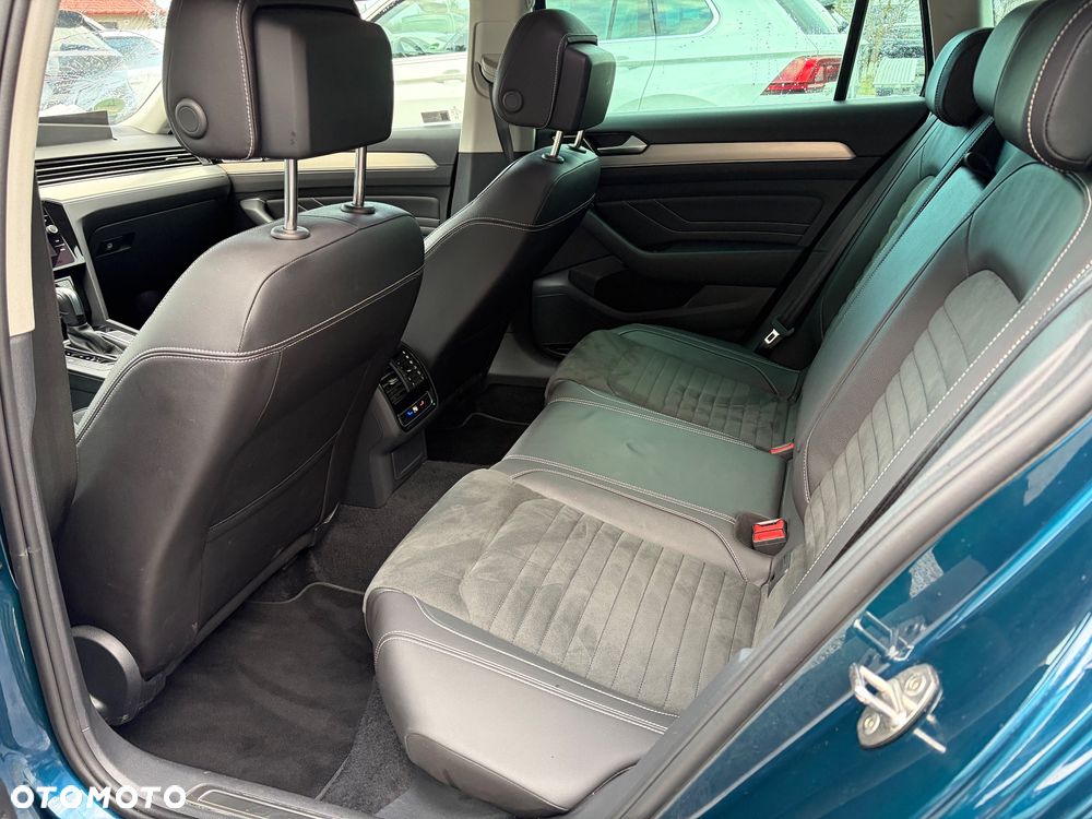 Volkswagen Passat 2.0 TDI EVO Elegance DSG - 9