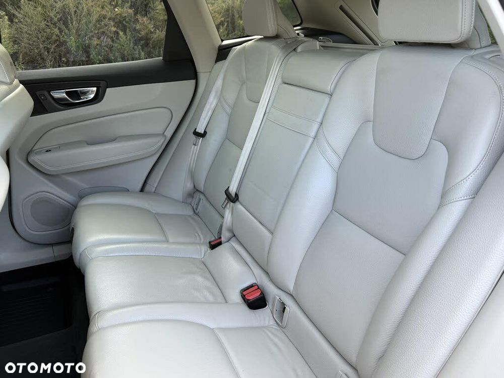 Volvo XC 60 T5 AWD Geartronic Momentum - 19