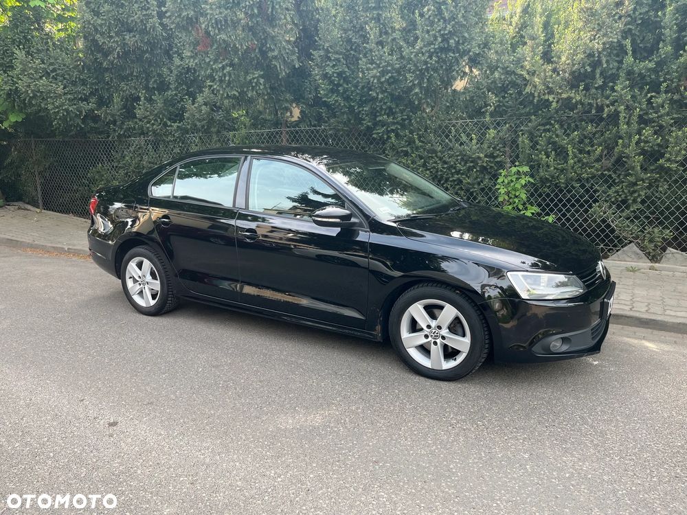 Volkswagen Jetta 1.6 TDI Comfortline - 1