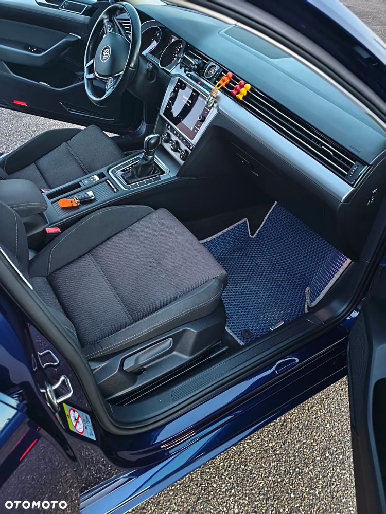 Volkswagen Passat - 3