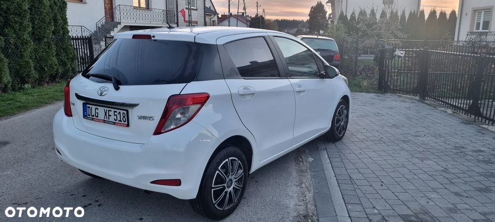 Toyota Yaris 1.33 VVT-i Edition 2014 - 4