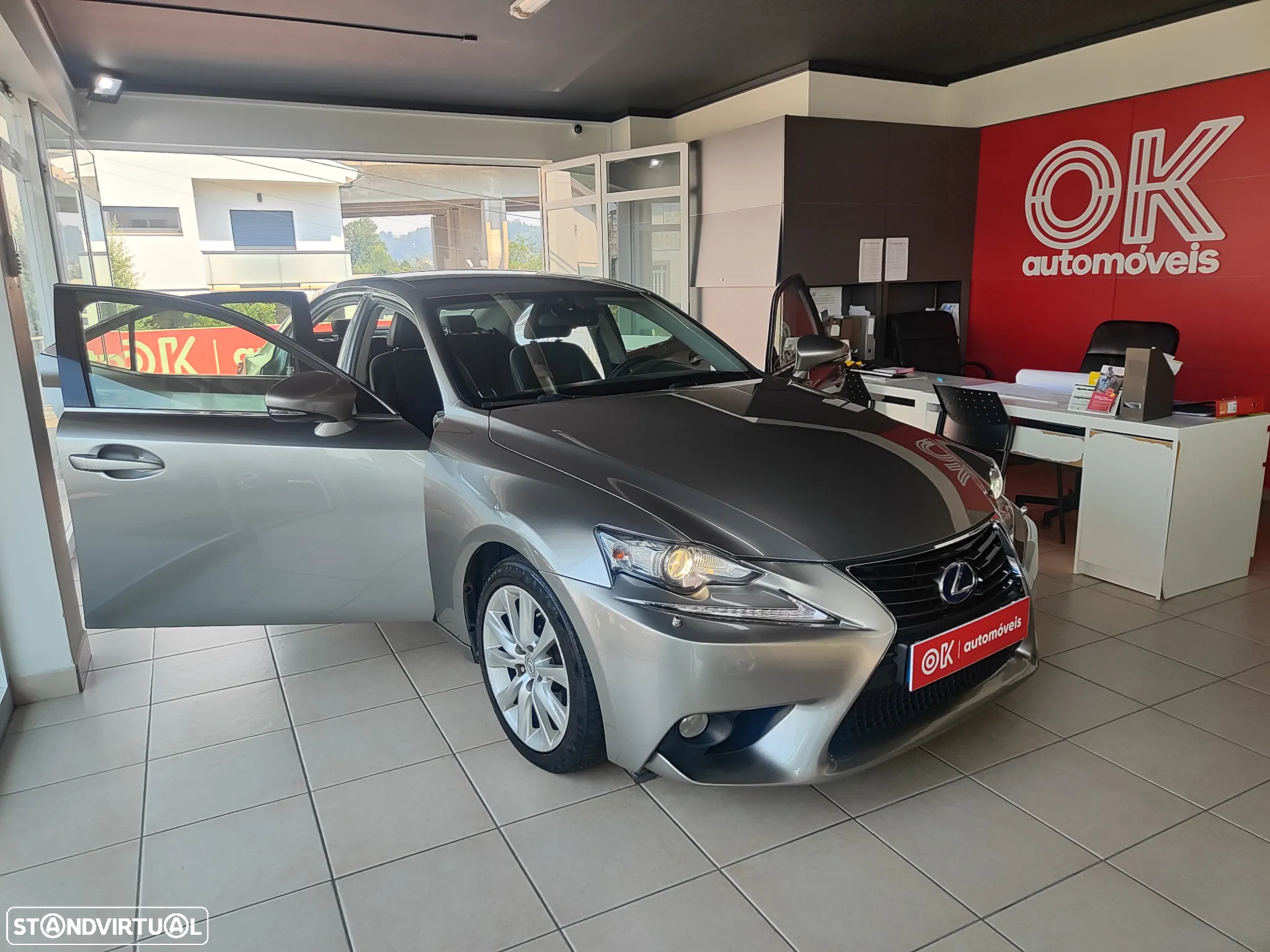 Lexus IS 300H Executive+ - 20