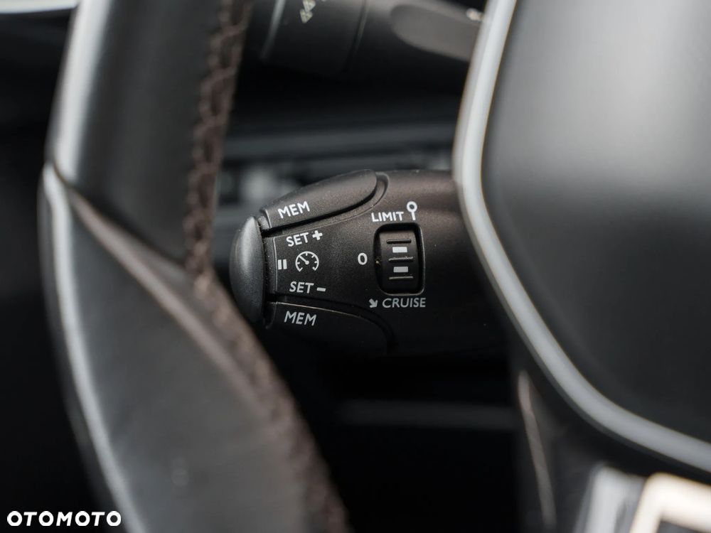 Peugeot 3008 BlueHDi 120 Stop & Start Allure - 31