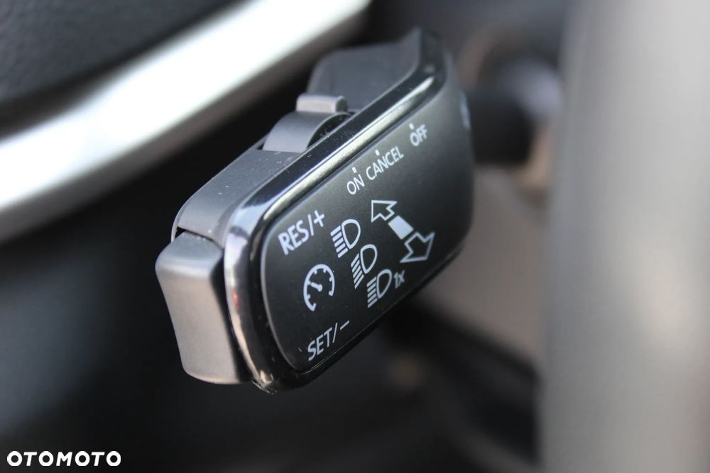 Skoda Karoq 2.0 TDI SCR 4x4 Selection DSG - 23