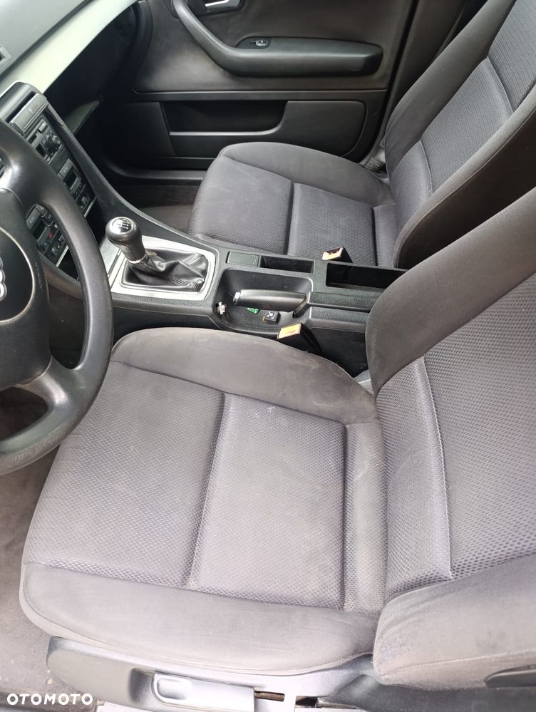 Audi A4 Limousine - 12