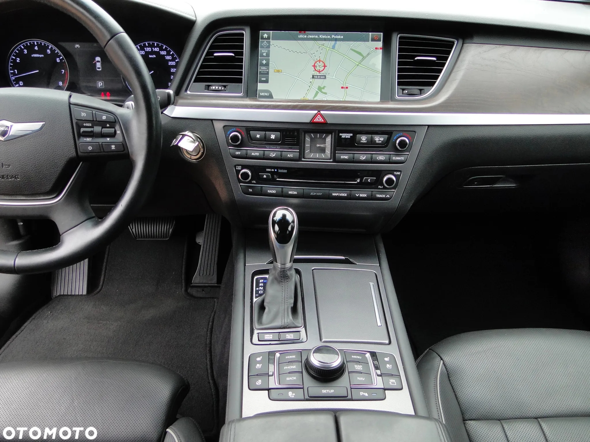 Hyundai Genesis 3.8 V6 GDI - 28
