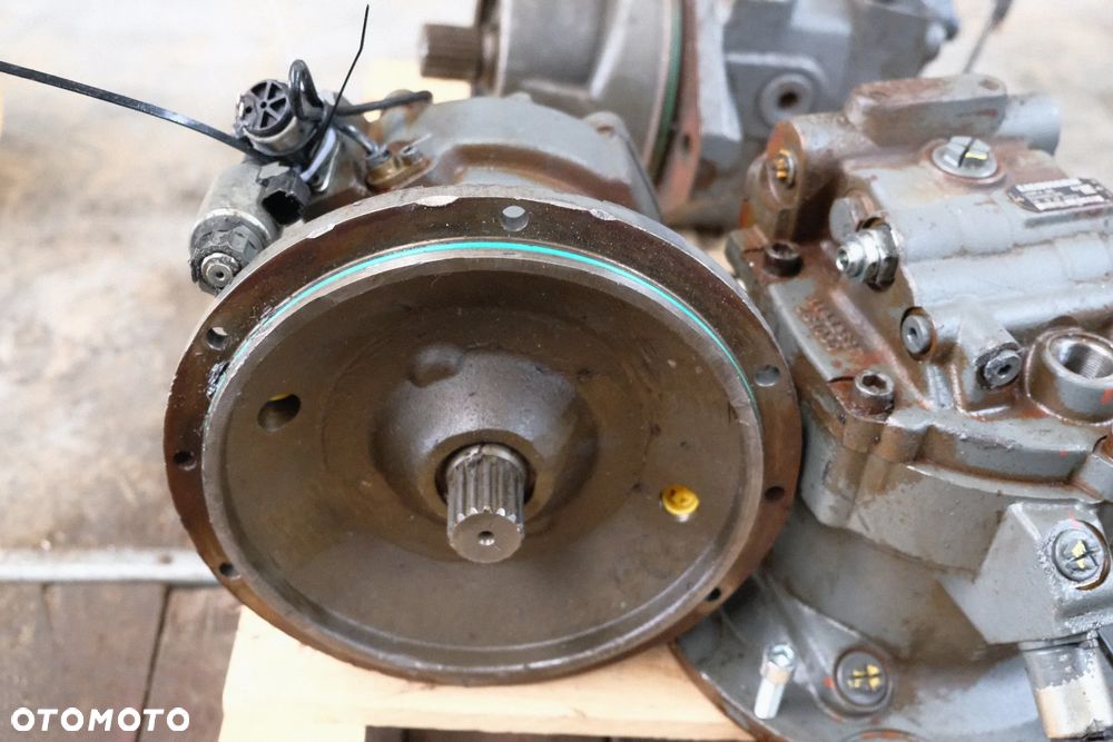 Silnik Hydrauliczny obrotu Liebherr  LH36F do R922 R924 LH 36 - 7
