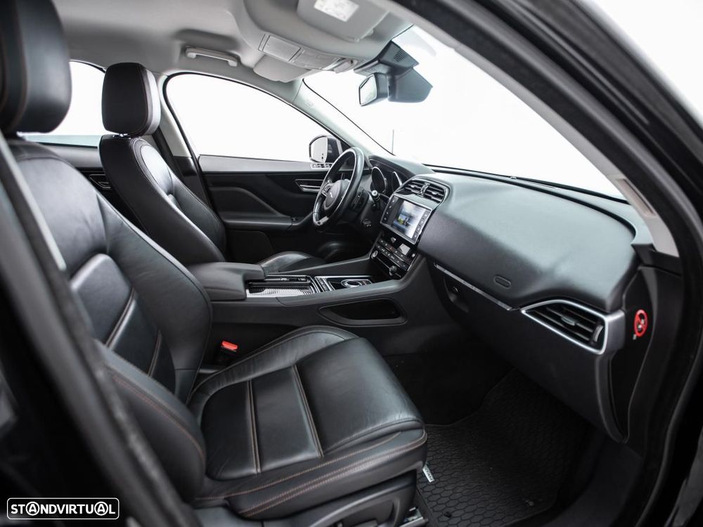 Jaguar F-Pace - 10
