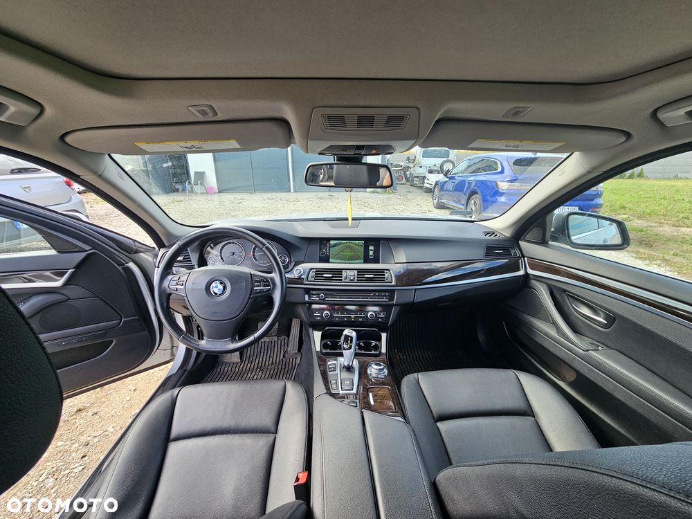 BMW Seria 5 528i xDrive Luxury Line - 14