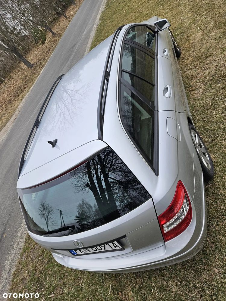 Mercedes-Benz Klasa C 200 CDI DPF (BlueEFFICIENCY) 7G-TRONIC Avantgarde - 4