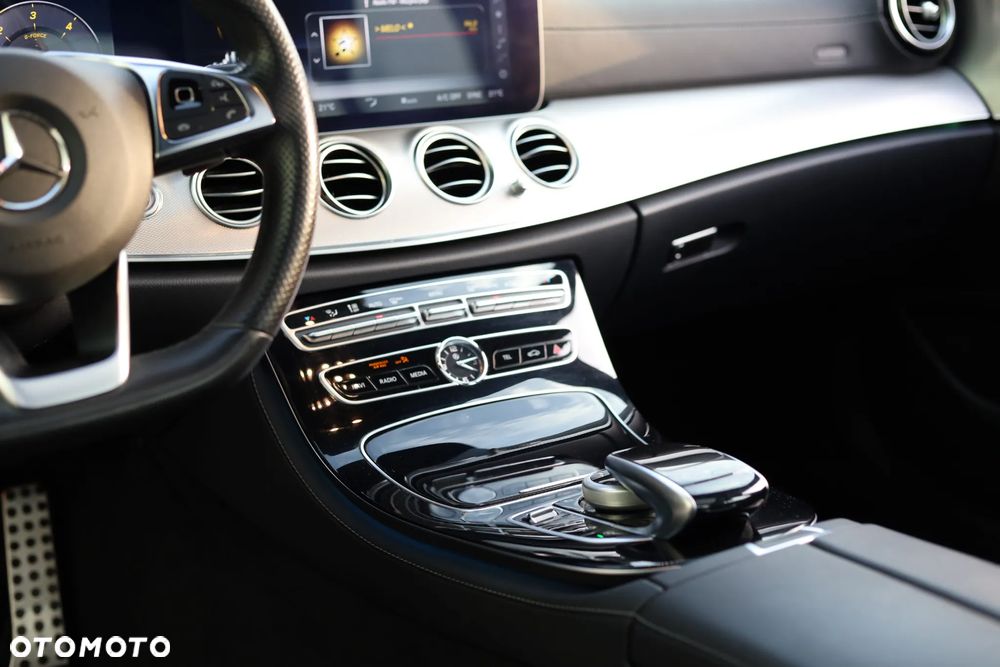 Mercedes-Benz Klasa E 220 d 4-Matic 9G-TRONIC - 18