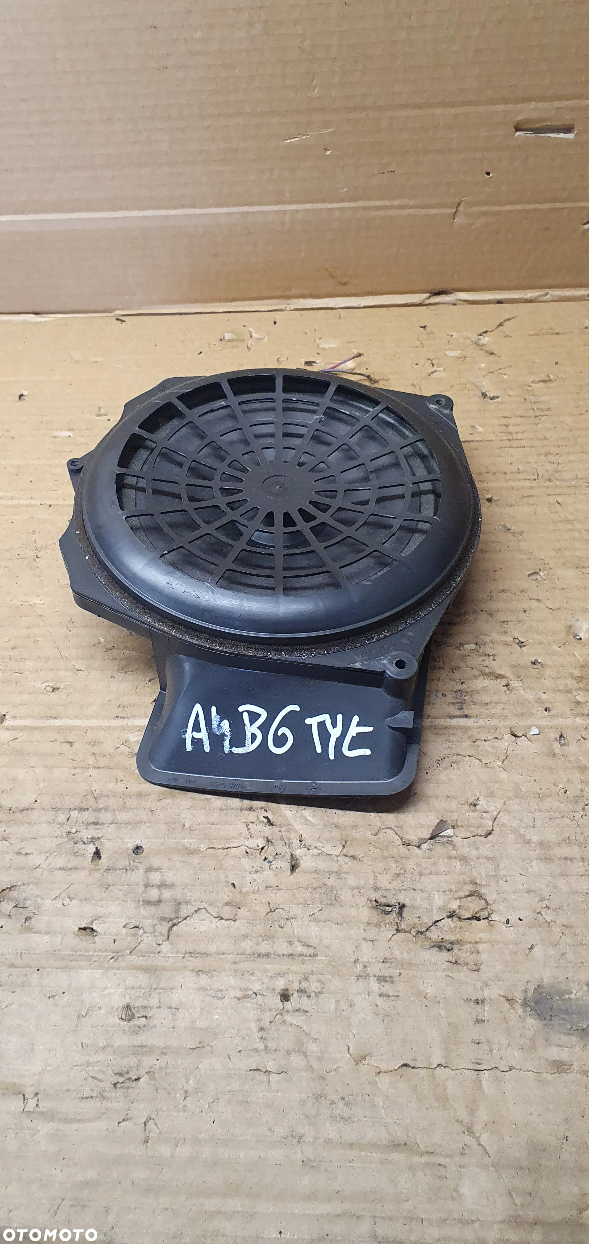 Głośnik basowy subwoofer Audi A4 B6 8E5035412 - 2