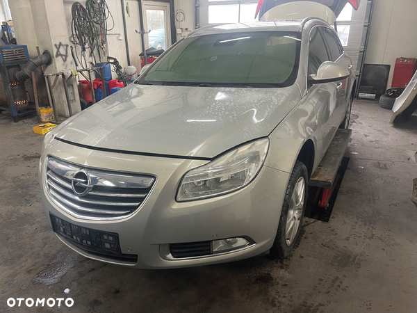 OPEL INSIGNIA KOMBI DACH  Z167