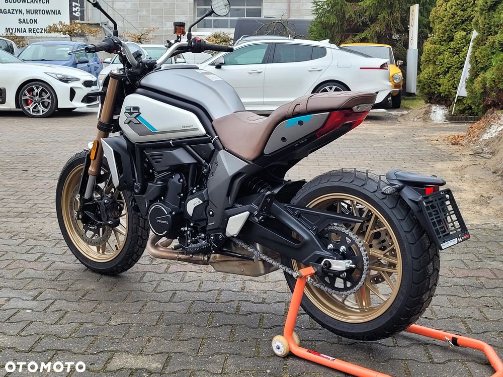 CFMoto 700CL-X Heritage - 8