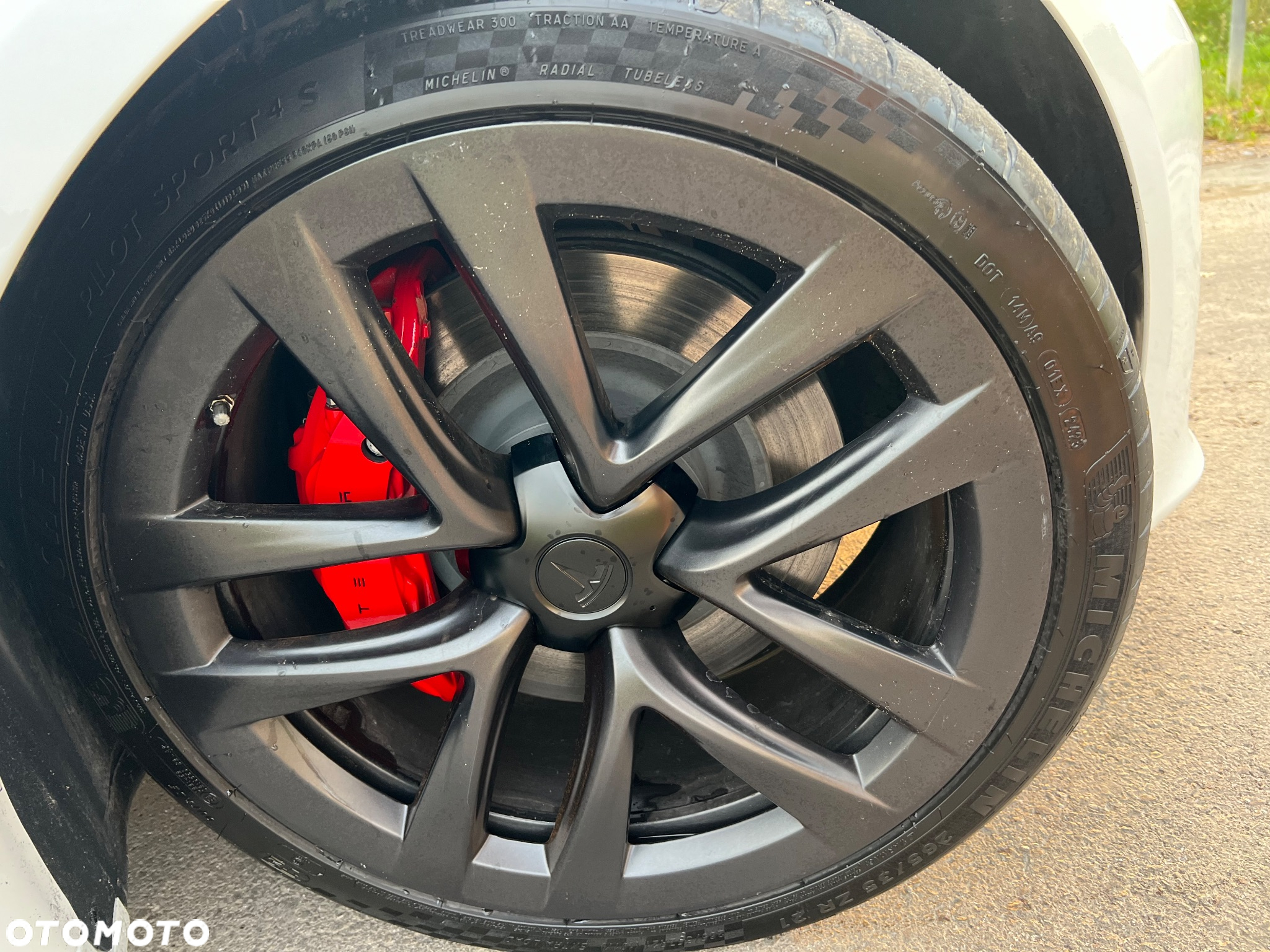 Tesla Model S - 28