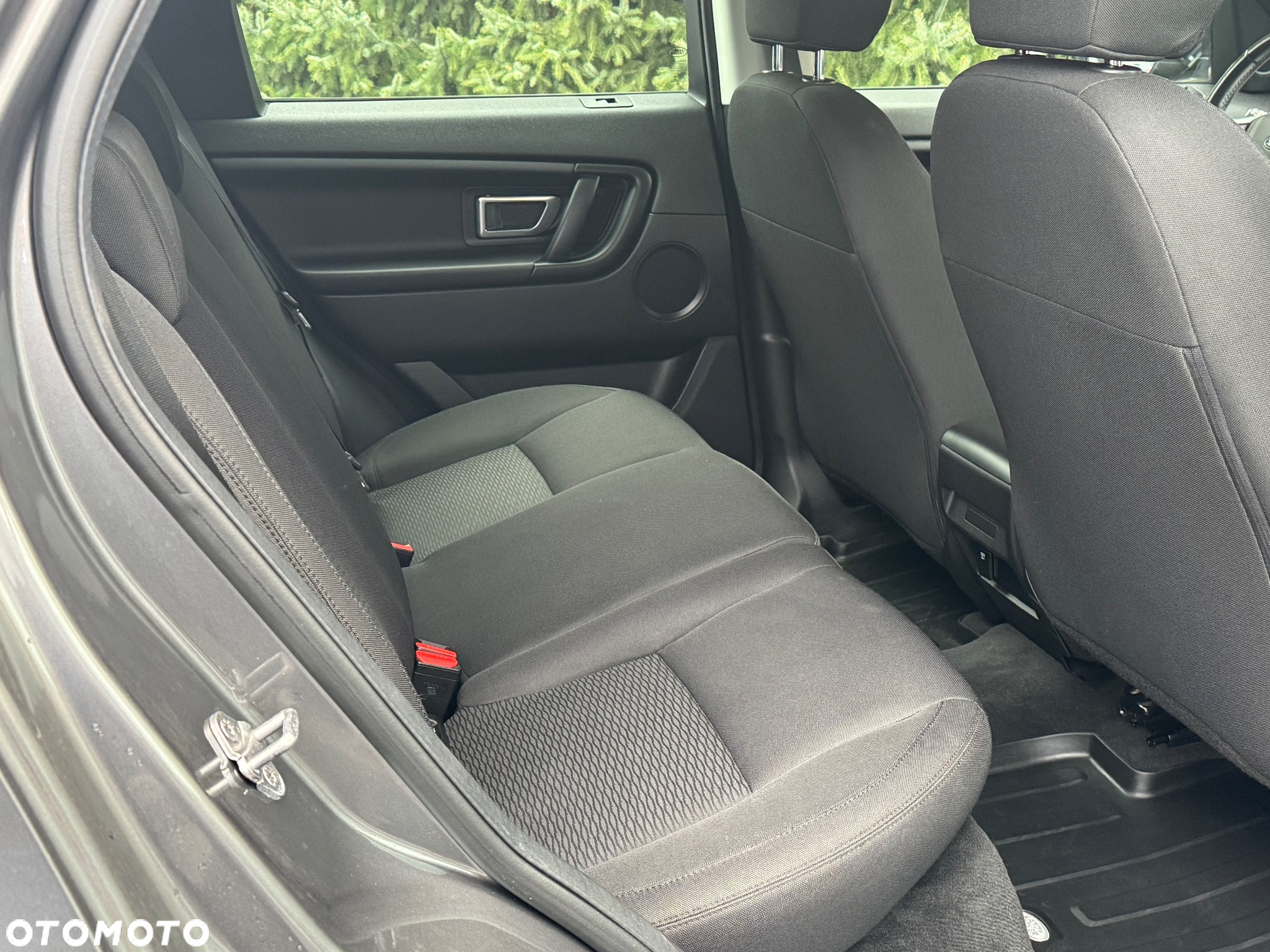 Land Rover Discovery Sport 2.0 eD4 HSE - 25