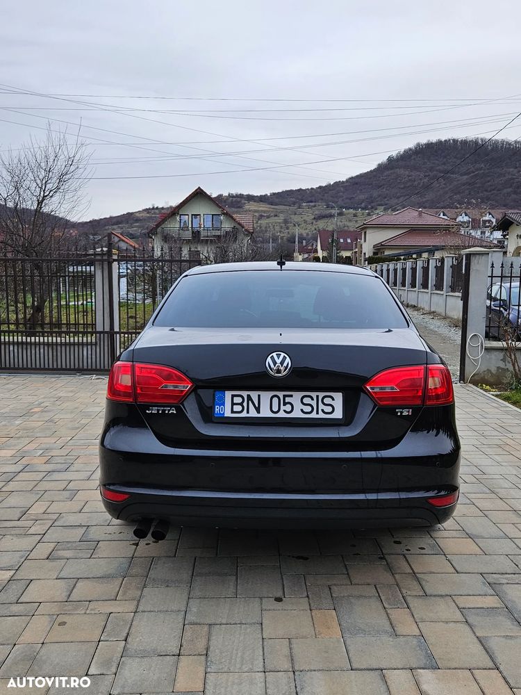 Volkswagen Jetta 1.4 TSI Trendline DSG - 9