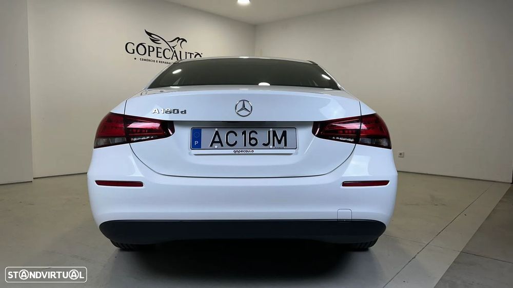 Mercedes-Benz CLA 180 d Progressive - 5