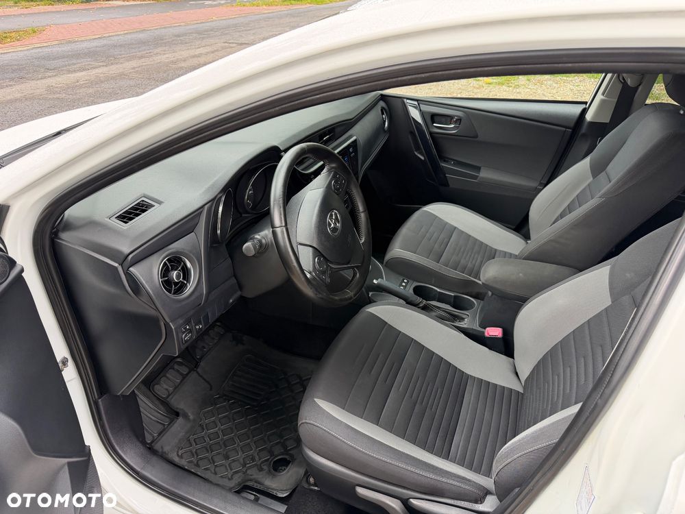 Toyota Auris Hybrid 135 Premium - 9