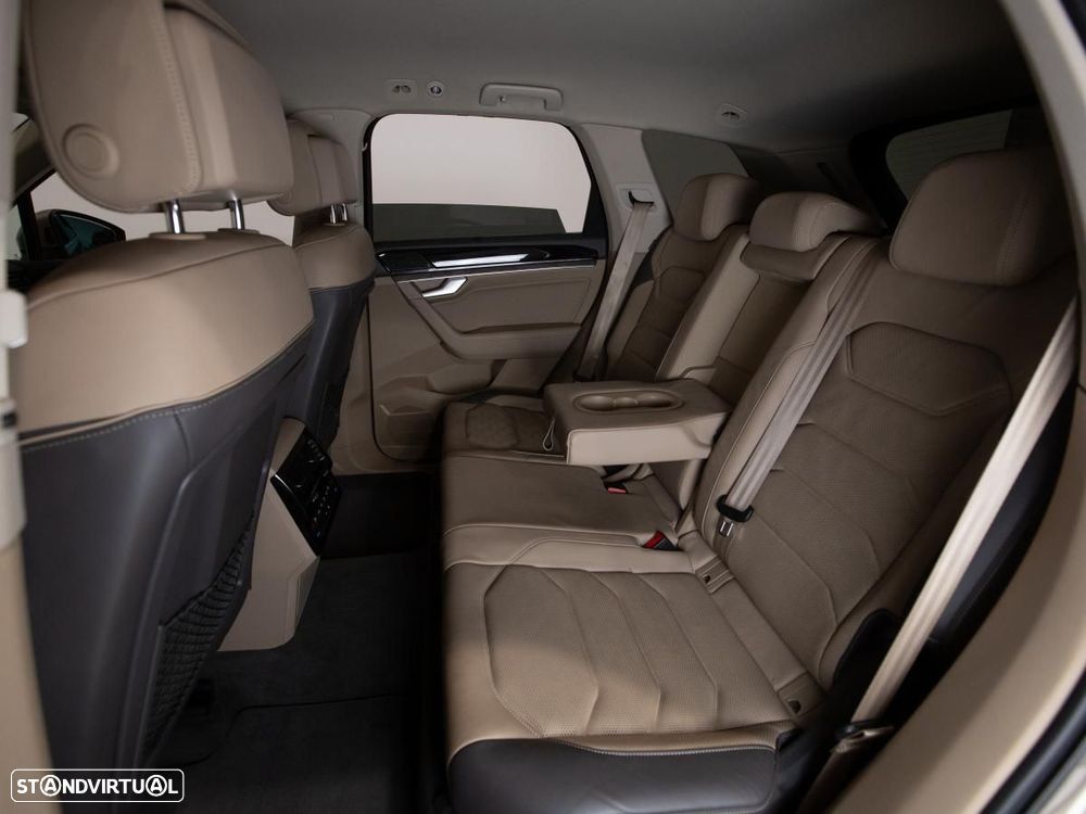 VW Touareg 3.0 TDI V6 Elegance Plus - 10