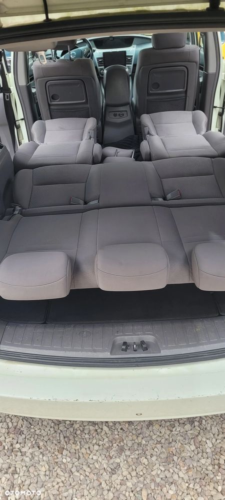 SsangYong/KGM Rodius 2.2 D Turismo - 15