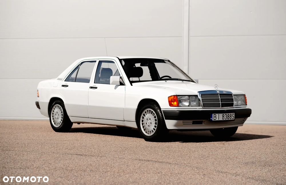 Mercedes-Benz W201 (190) - 2