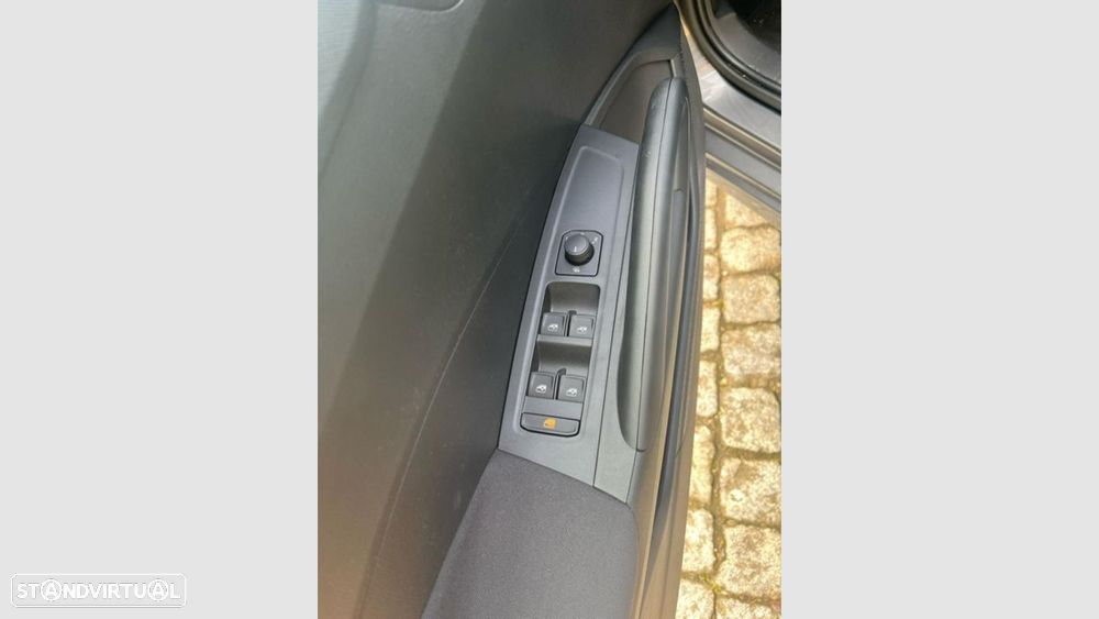 Skoda Fabia 1.0 MPI - 11