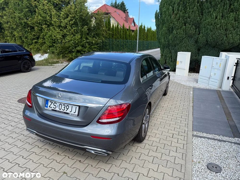 Mercedes-Benz Klasa E 220 d 9G-TRONIC - 4
