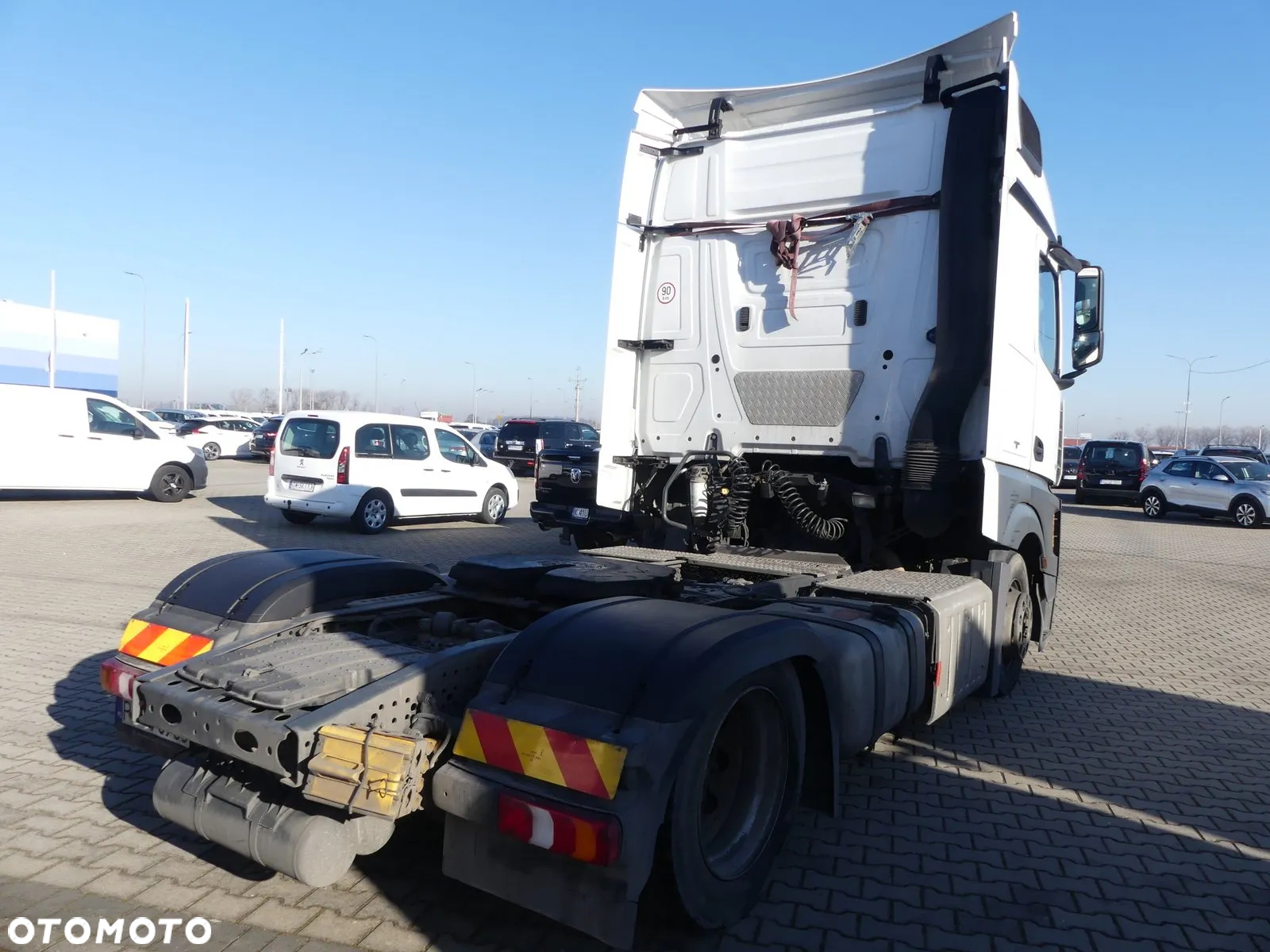 Mercedes-Benz Actros - 10