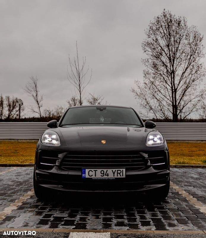 Porsche Macan - 1