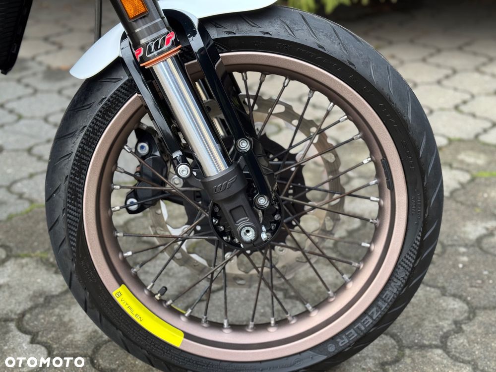 Husqvarna Vitpilen - 11