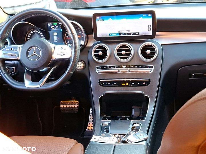 Mercedes-Benz GLC 300 de 4Matic 9G-TRONIC AMG Line Plus - 9
