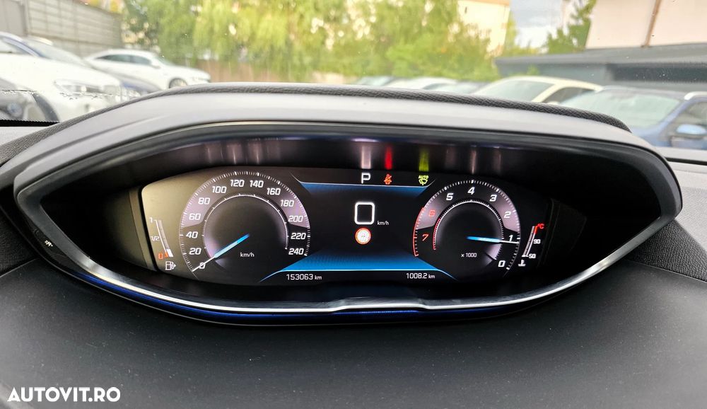 Peugeot 3008 PureTech 130 Stop & Start GPF Allure Pack - 26