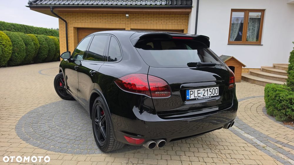 Porsche Cayenne 2011 photo 3