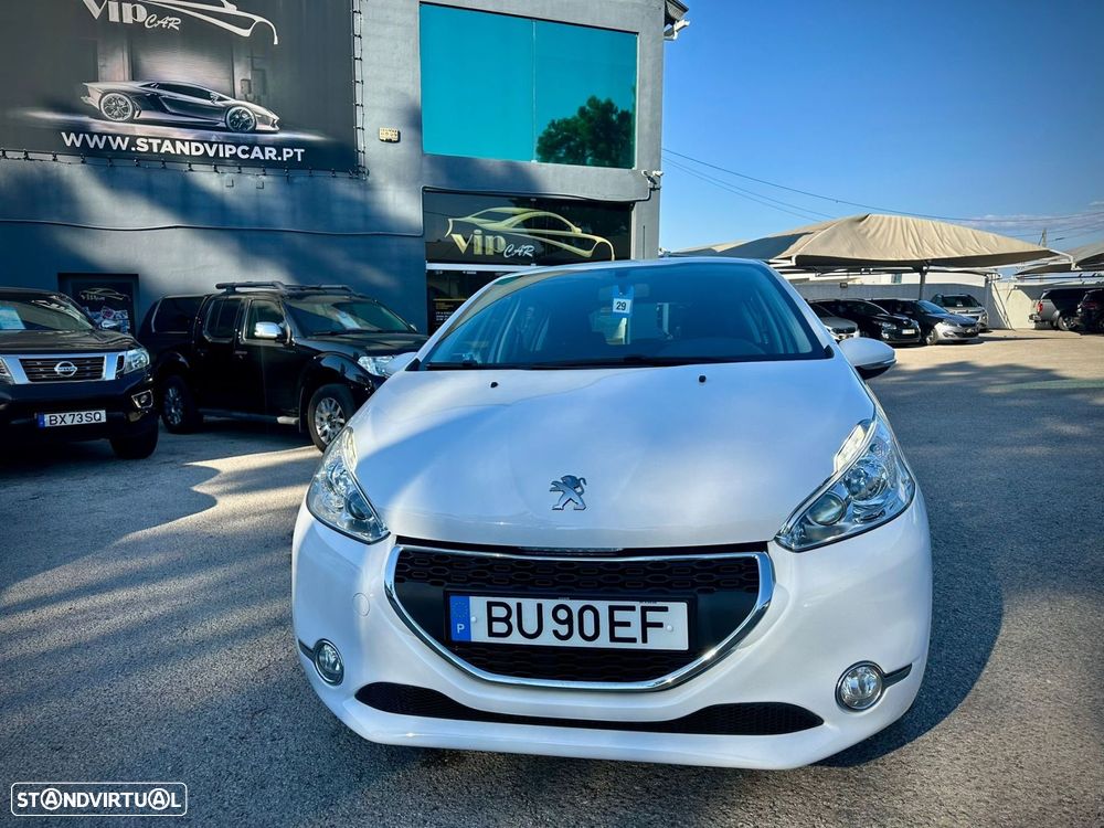 Peugeot 208 1.2 PureTech Allure EAT6 - 2