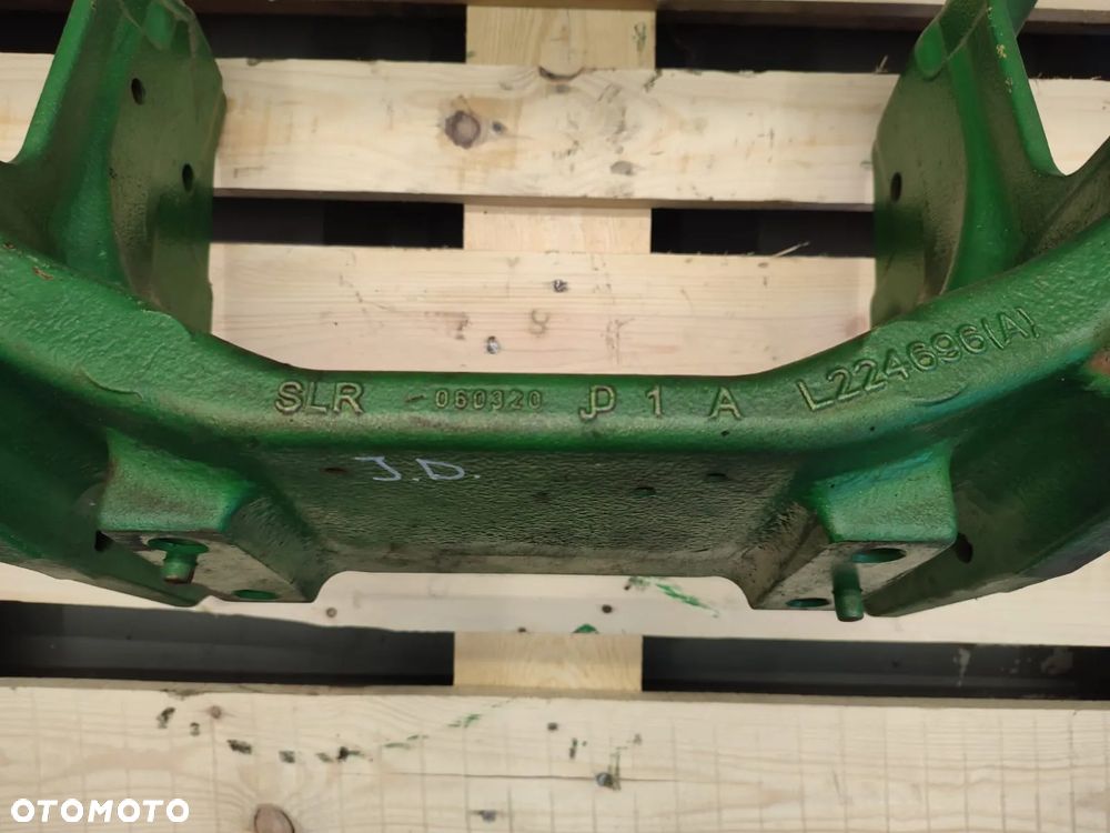 Wspornik L224696 Belka poprzeczna 060320 John Deere 6320 - 11