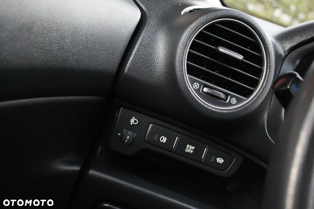 Kia Carens 2.0 CVVT LX - 11
