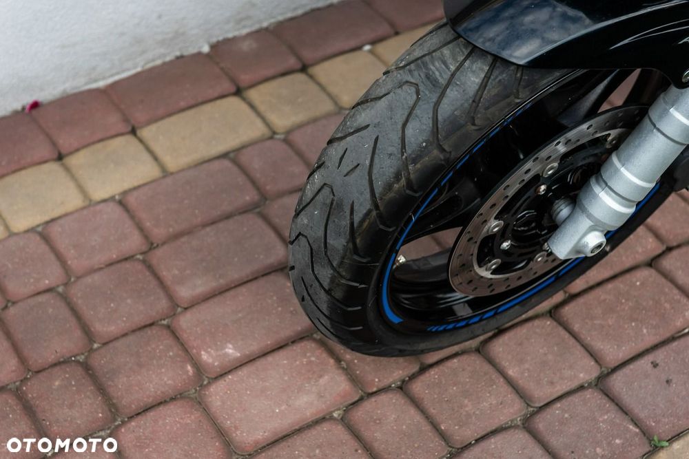 Yamaha FZ - 8