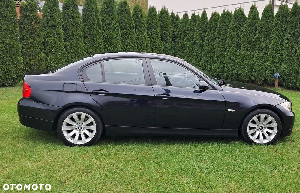 BMW Seria 3 318i - 4