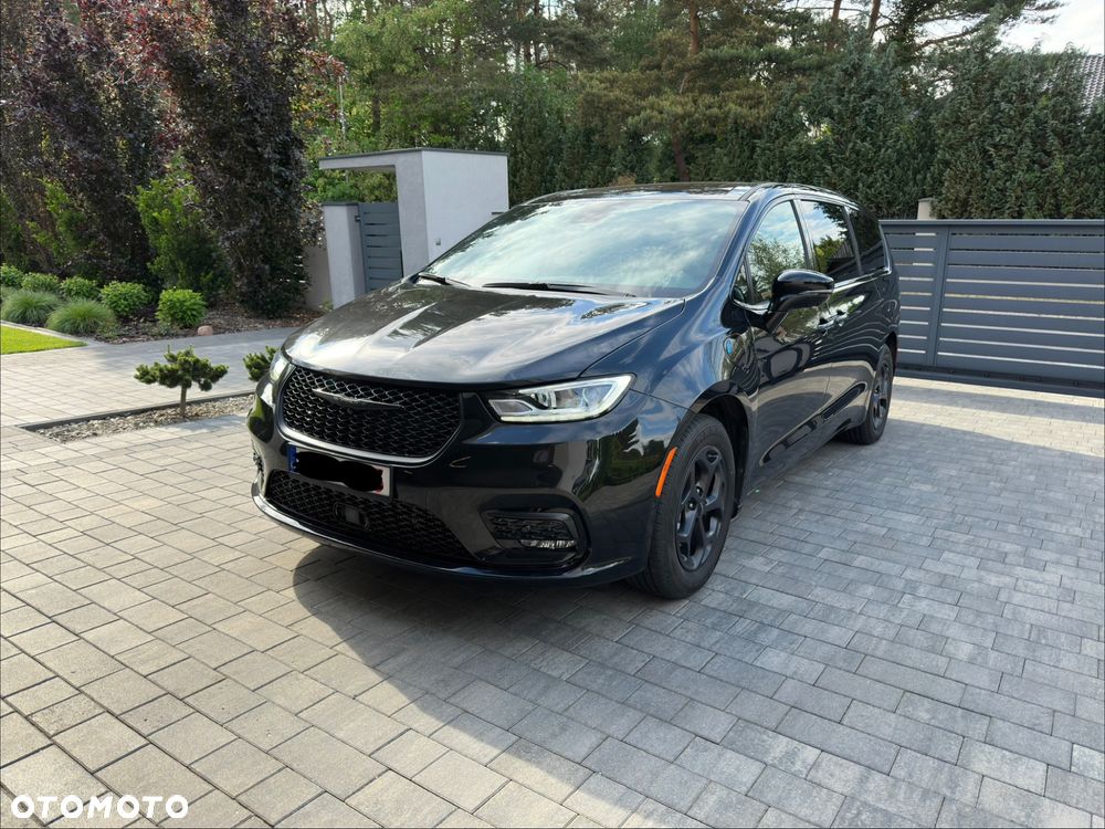 Chrysler Pacifica - 1