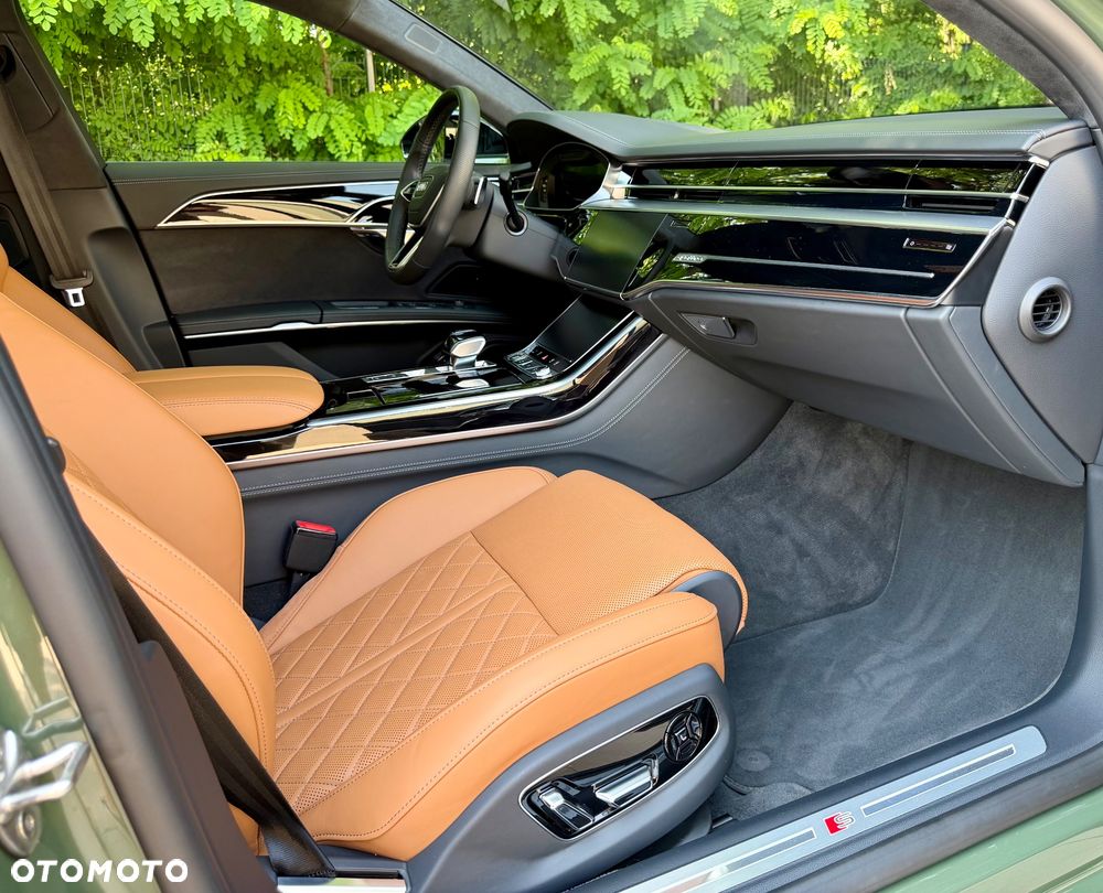 Audi A8 - 12