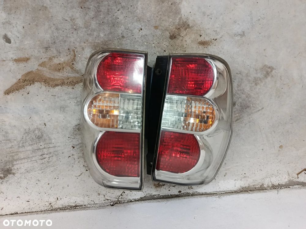 Lampy lampa tył prawa lewa Suzuki Grand Vitara 2 3 Drzwi