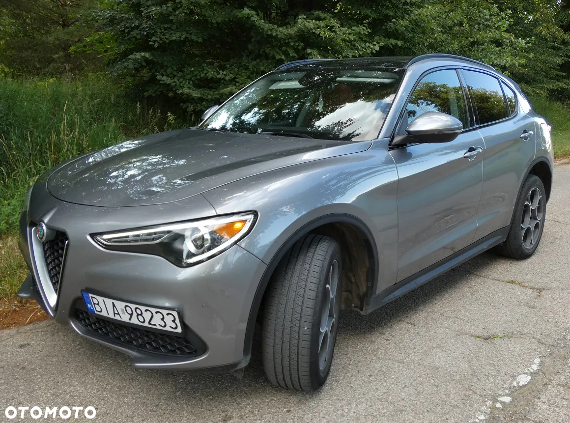 Alfa Romeo Stelvio 2.0 Turbo 16V AT8-Q4 Ti - 4