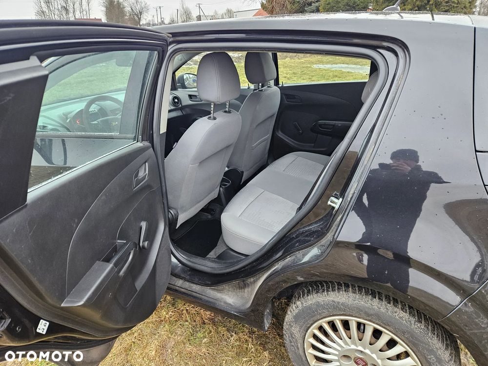Chevrolet Aveo - 14