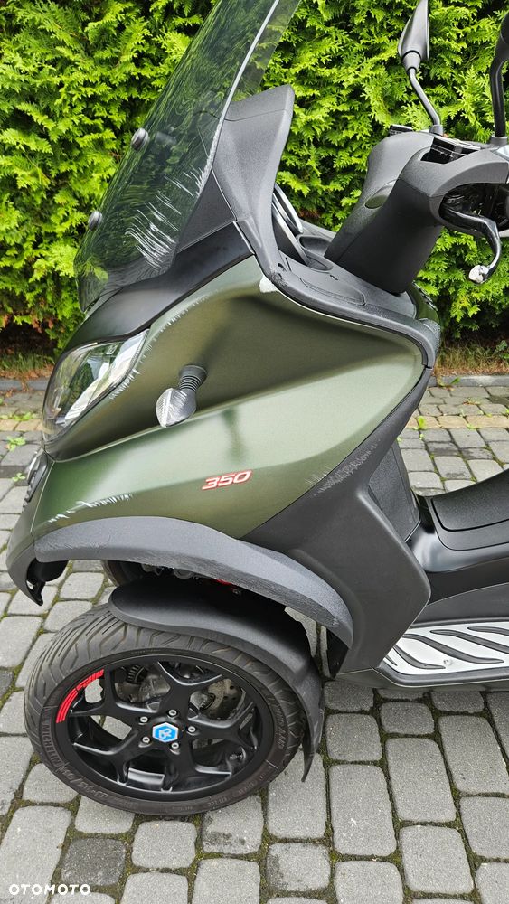Piaggio MP-3 - 12