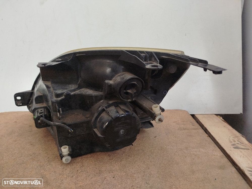 Farol/ Otica Dianteiro Dto Ford Fiesta V (Jh_, Jd_) - 2